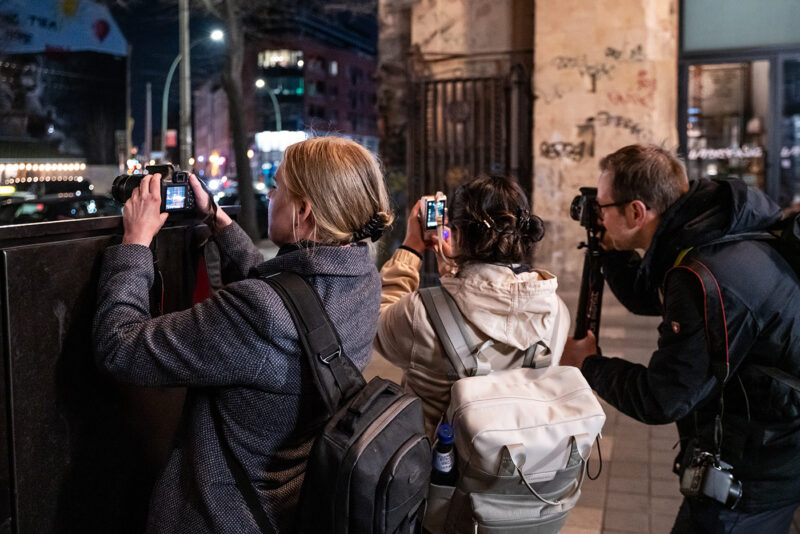 Teilnehmer beim Strassenfotografiekurs in Berlin
