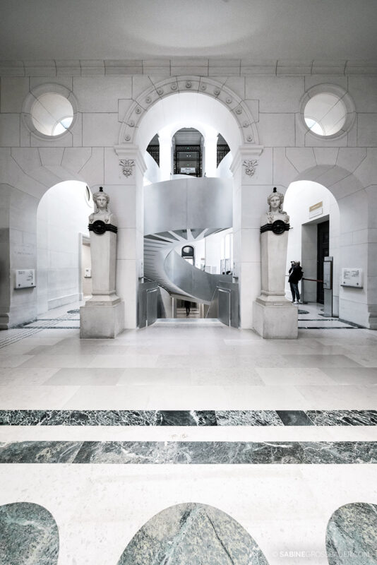 paris-nationalbibliothek-treppe