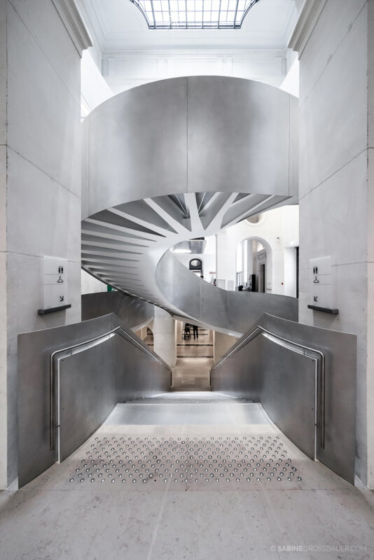 treppe-nationalbibliothek-paris